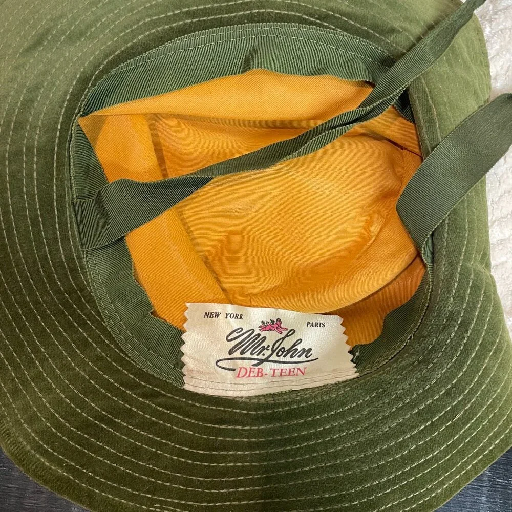 Vintage Mr. John Deb-Teen Womens Green Velvet Hat‎ with ribbon strap 50s/60s